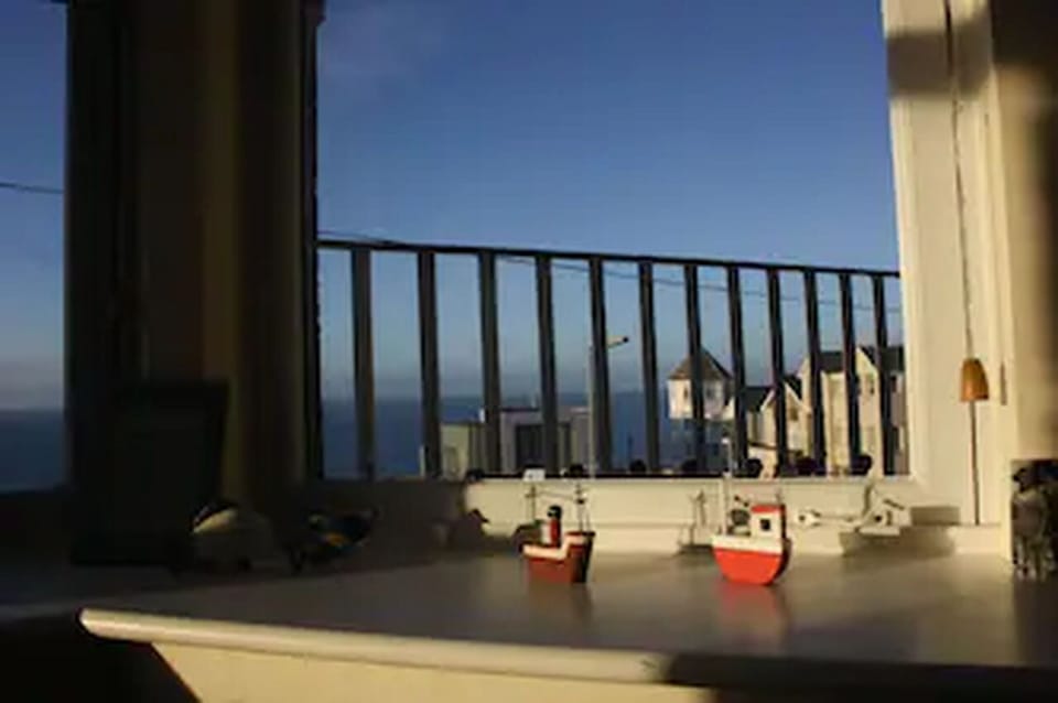 Small balcony, faces West