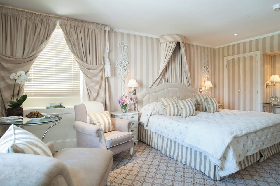 Room, 1 King Bed (Principal) | Egyptian cotton sheets, hypo-allergenic bedding available, in-room safe