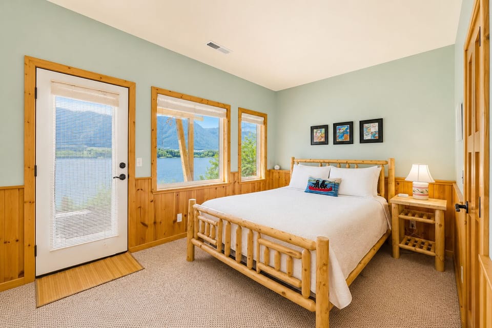 Cabin, 3 Bedrooms | 3 bedrooms, iron/ironing board, WiFi (free)