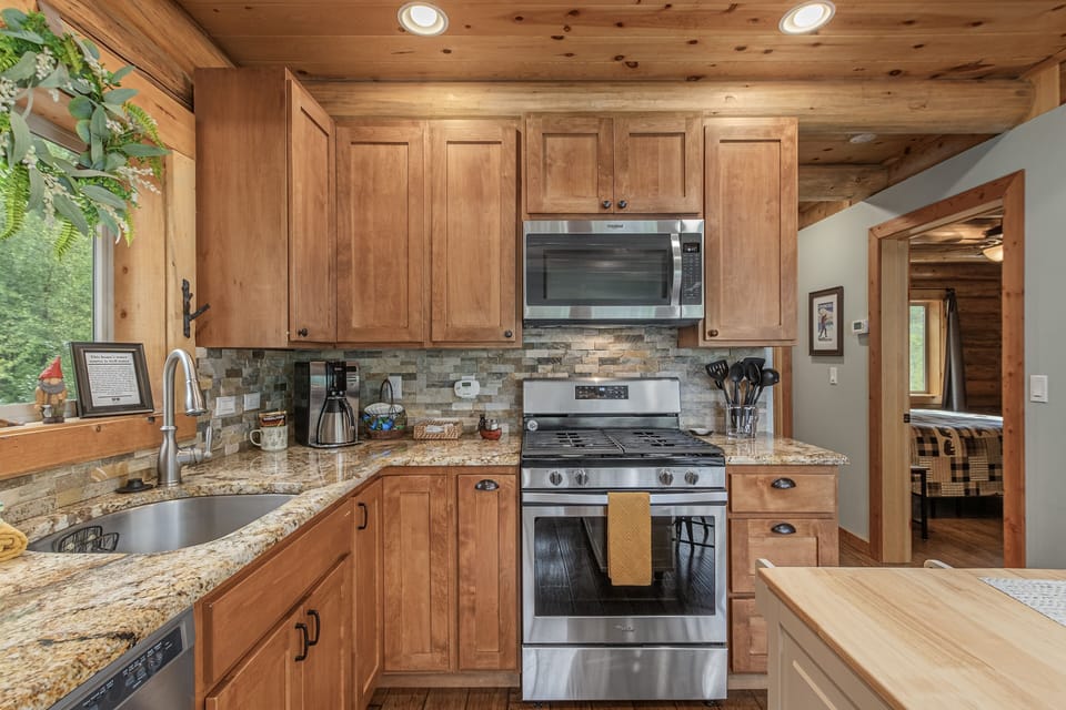 Cottage, 4 Bedrooms | Private kitchen | Fridge, oven, coffee/tea maker, toaster