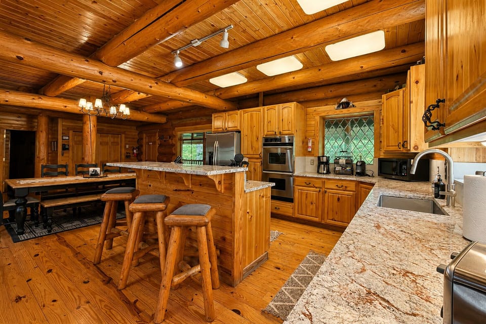 Cabin, 4 Bedrooms | Private kitchen | Coffee/tea maker, fridge, oven, toaster