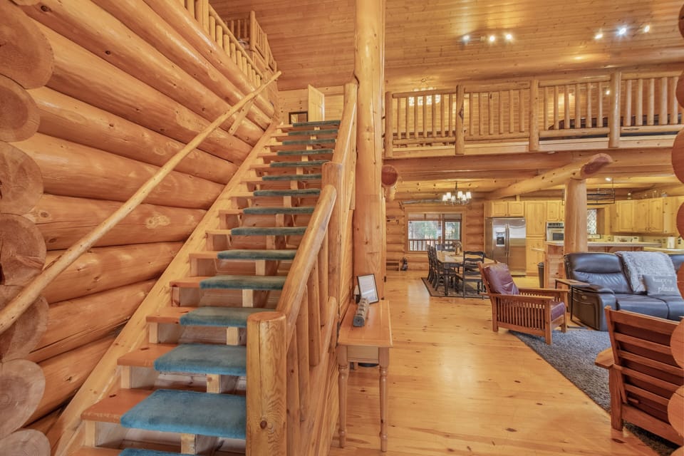 Cabin, 4 Bedrooms | Interior