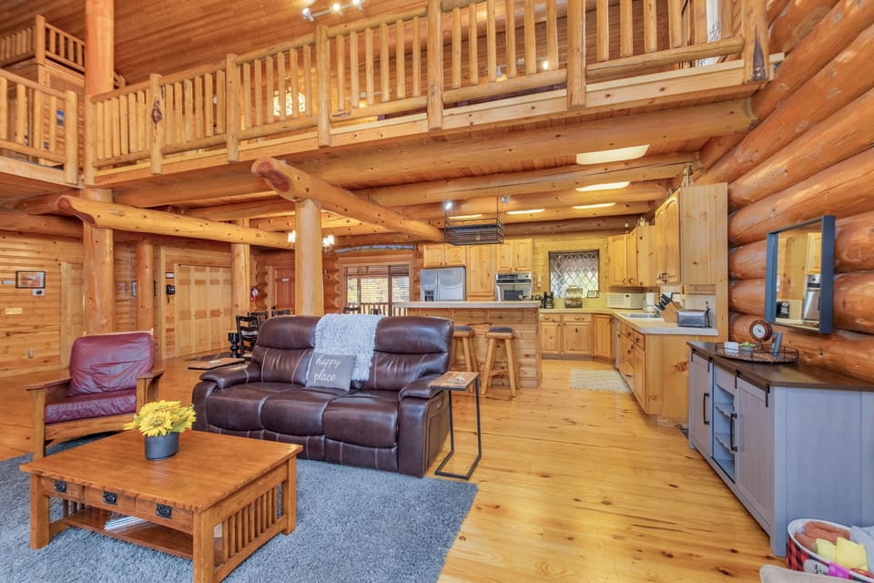 Cabin, 3 Bedrooms | Living area | Streaming services