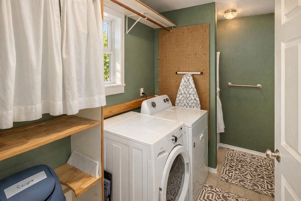 All Seasons Getaway 4 Bedroom Home by NW Comfy Cabins by RedAwning House in Leavenworth