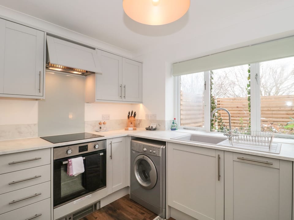 Fridge, dishwasher, electric kettle, toaster