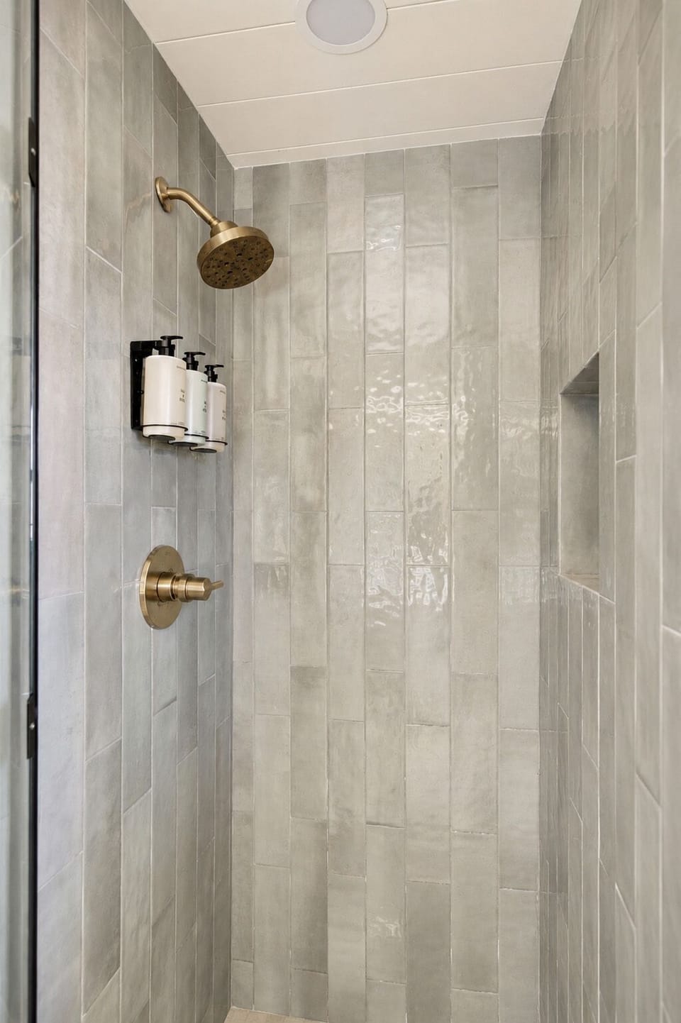 Garden Queen Room | Bathroom | Shower, designer toiletries, hair dryer, towels