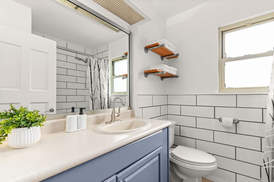 A sparkling clean bathroom with all the essentials for a relaxing stay. 🛁🌿