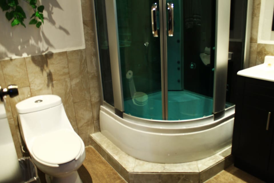 Standard Room, 1 Double Bed | Bathroom | Shower, towels, soap, shampoo
