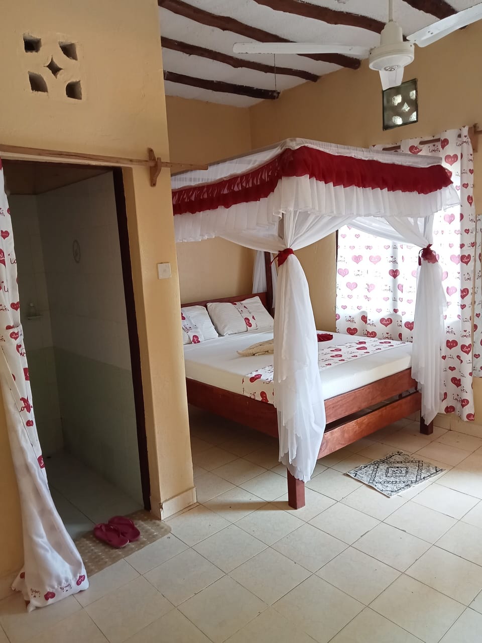 Deluxe Single Room, Garden View | Iron/ironing board, free WiFi, bed sheets