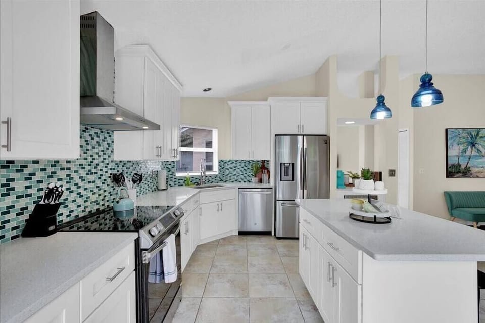 Kitchen- We offer a full-size fridge and freezer, a full-sized range, and a dishwasher. 