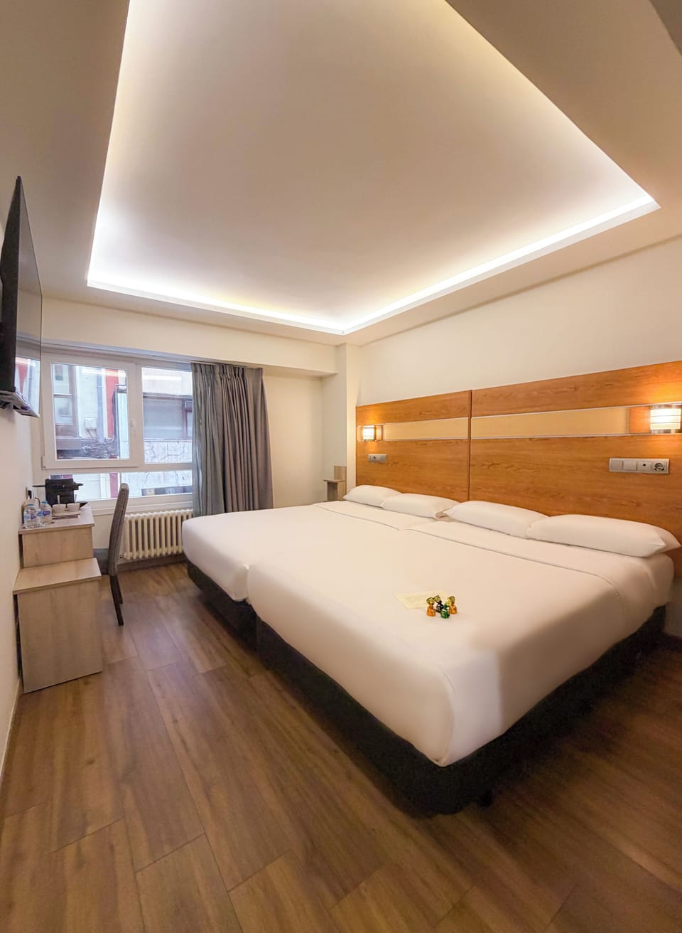 2 Single Beds, Premium Room | Desk, free WiFi, bed sheets