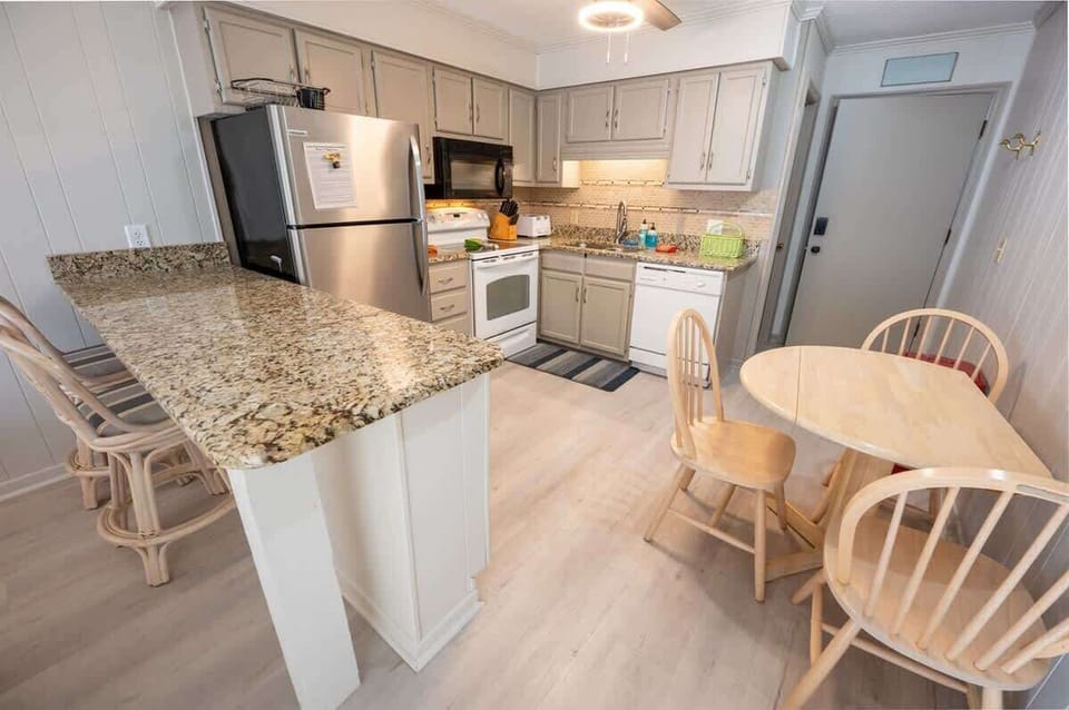 Beautifully Remodeled Kitchen with Full Sized Appliances!