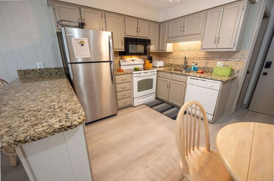 Beautifully Remodeled Kitchen with Full Sized Appliances!