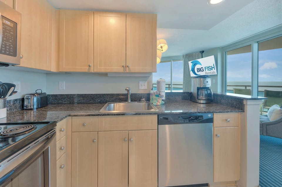 Large Kitchen Area