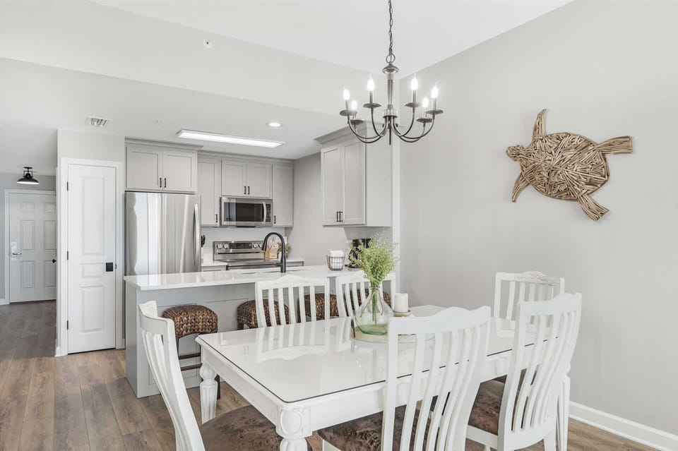 dining room at  beach retreat 406