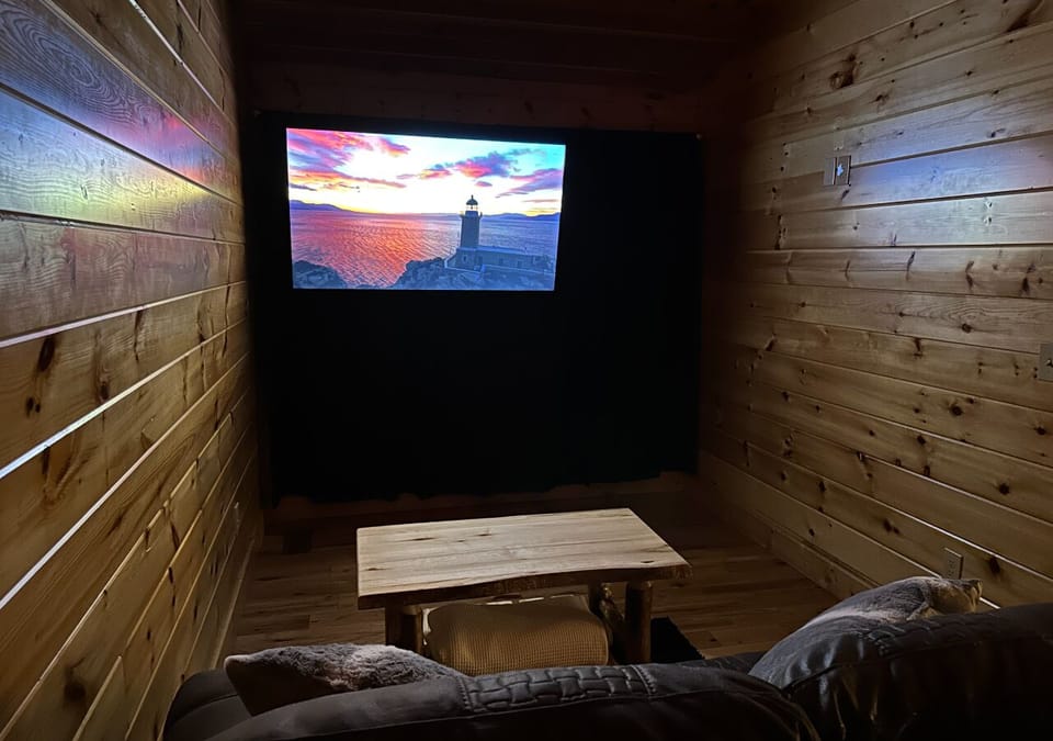 Theater loft... nice & cozy!