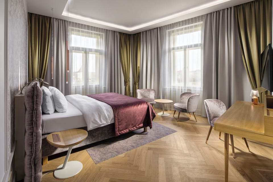Deluxe Double or Twin Room | Minibar, in-room safe, free WiFi, bed sheets