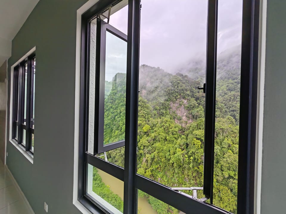 Luxury Apartment, 3 Bedrooms, Mountain View | In-room dining