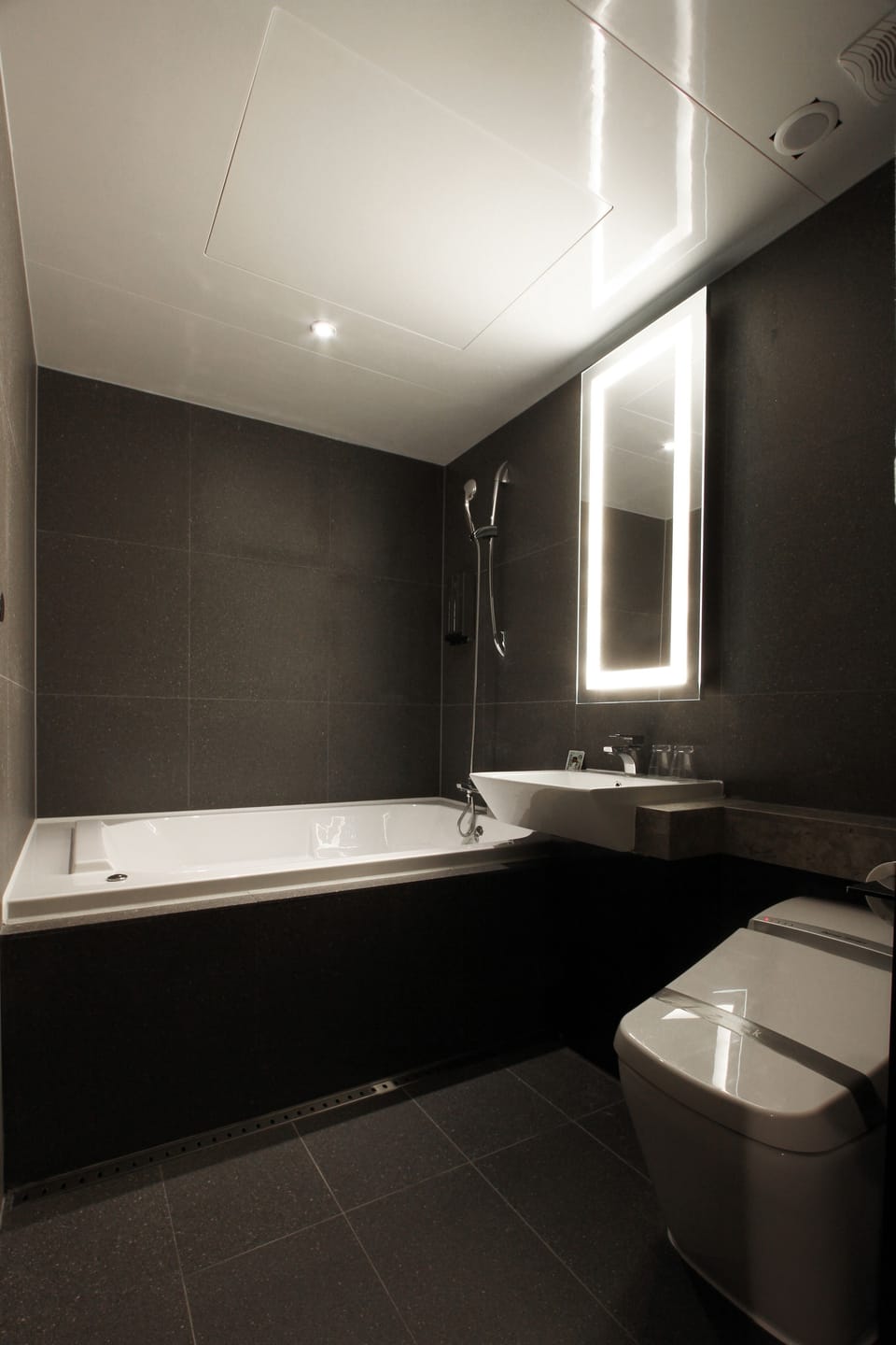 Standard Double Room | Jetted tub
