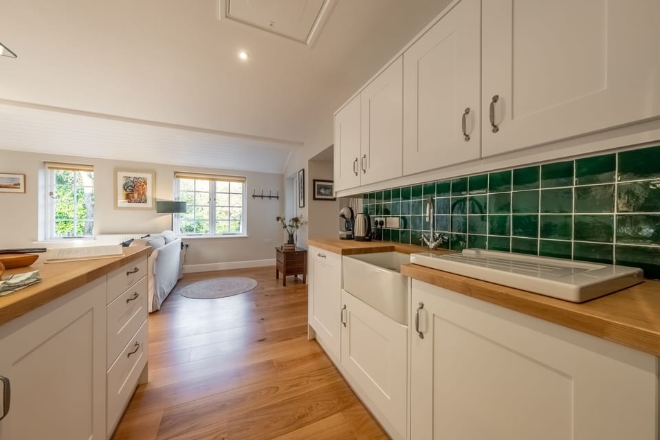 Ground floor: Well-equipped kitchen