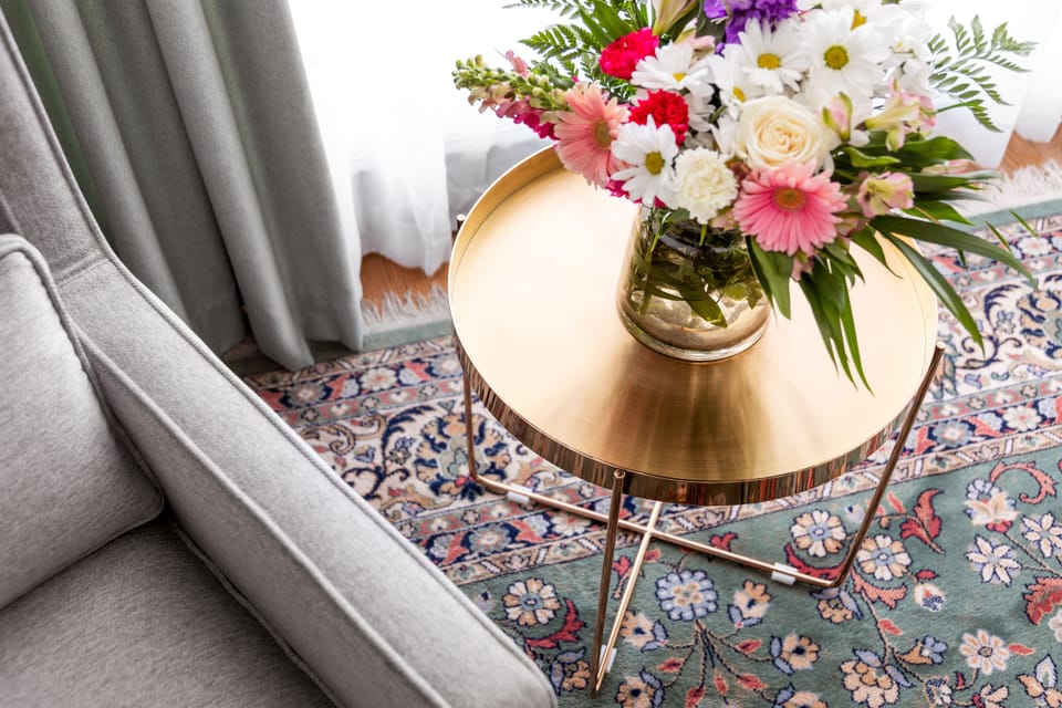 Premium bedding, down comforters, minibar, in-room safe