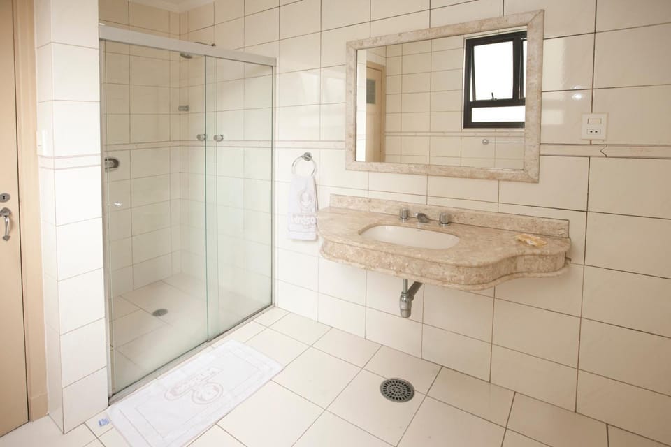 Shower, towels