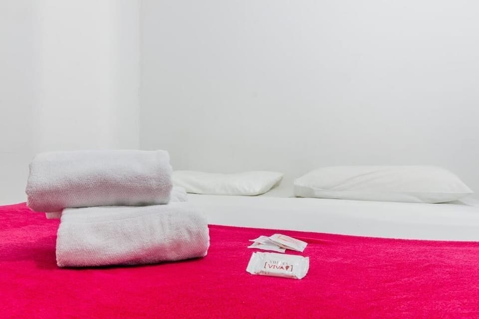 Basic Double Room, 1 Double Bed | Iron/ironing board, free WiFi, bed sheets