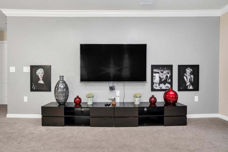 Spacious & Comfortable areas to enjoy with family!