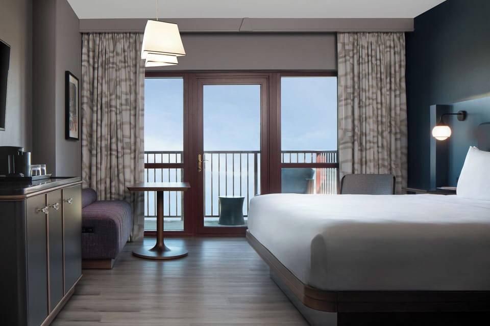 Hypo-allergenic bedding, pillowtop beds, in-room safe, desk