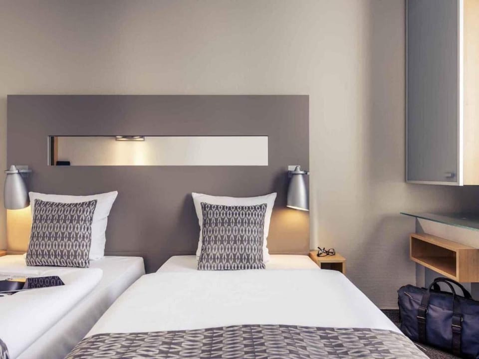Standard Twin Room | Hypo-allergenic bedding, in-room safe, desk, blackout drapes