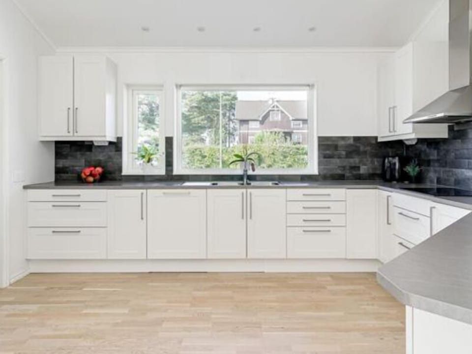 Deluxe Villa, 4 Bedrooms | Private kitchen | Full-size fridge, microwave, oven, stovetop