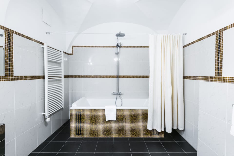 Superior Double or Twin Room | Bathroom | Combined shower/tub, designer toiletries, hair dryer, bathrobes