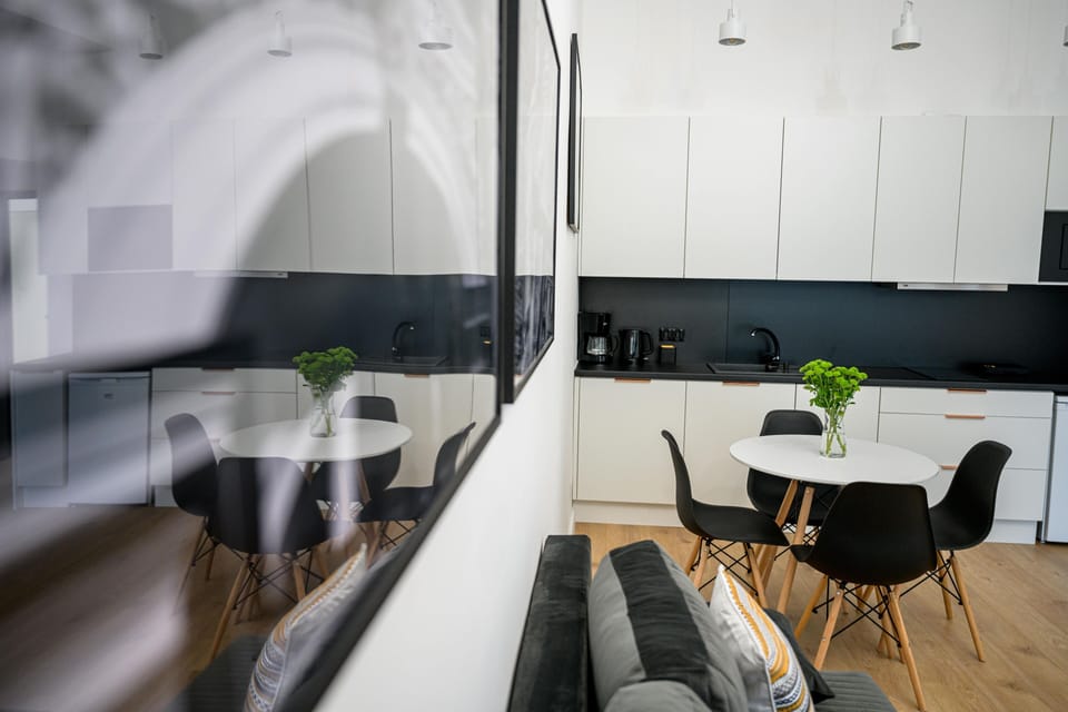 Apartment | Private kitchenette | Mini-fridge, microwave, stovetop, dishwasher