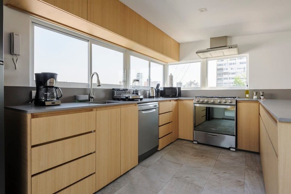 Fully equipped kitchen