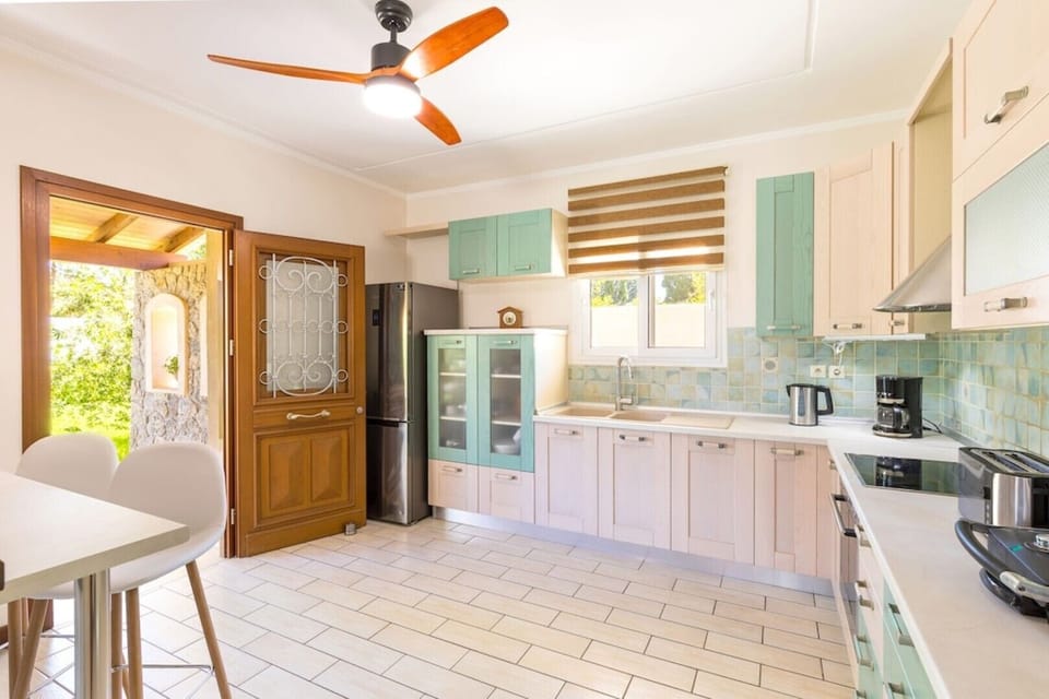 Villa main Kitchen