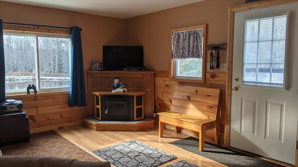 Entry/Living Area