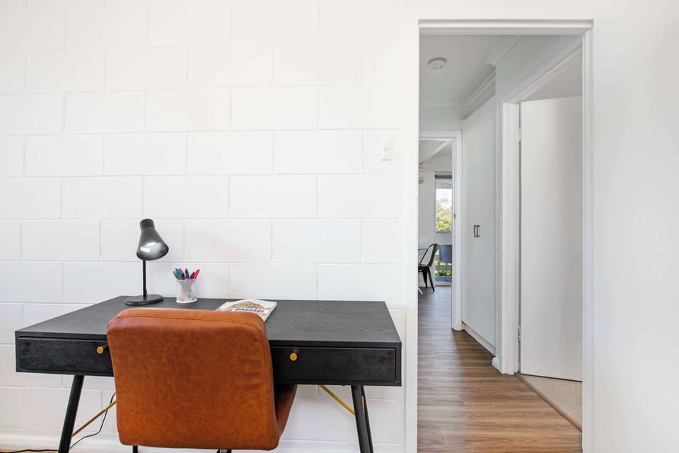Laptop friendly space 1
