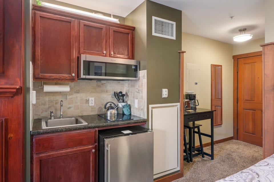 Enjoy the convenience of a kitchenette with all the essentials.