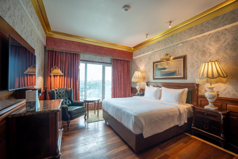 Premium bedding, pillowtop beds, minibar, in-room safe