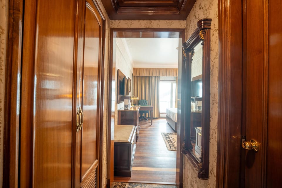 Premium bedding, pillowtop beds, minibar, in-room safe