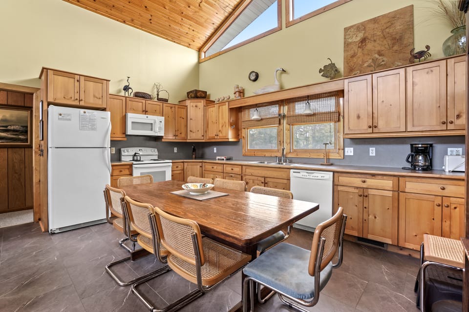 Dining/Kitchen