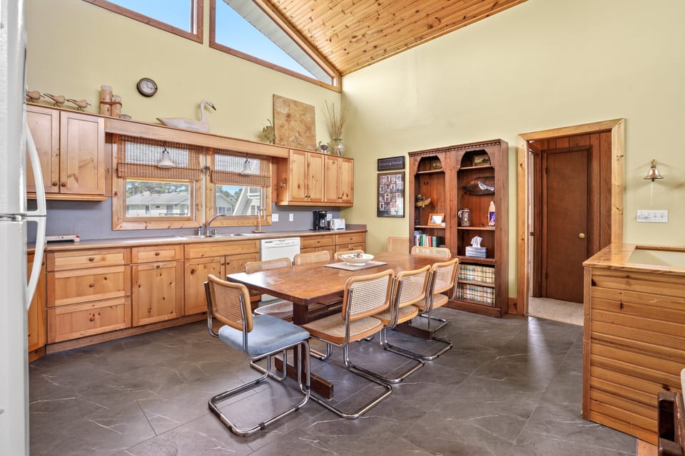 Dining/Kitchen