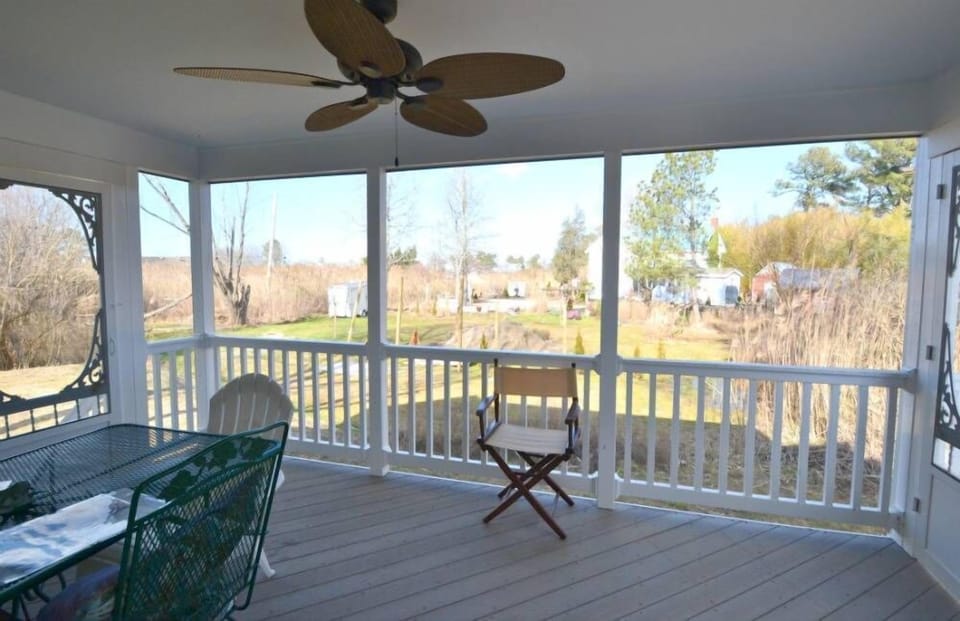Screened In Porch