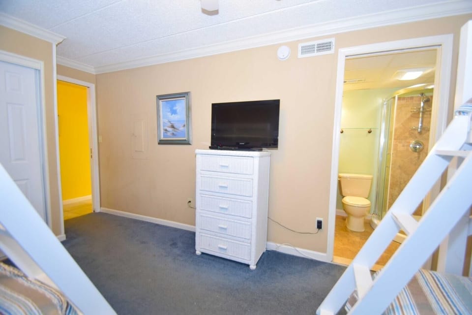 Condo, 2 Bedrooms | Interior
