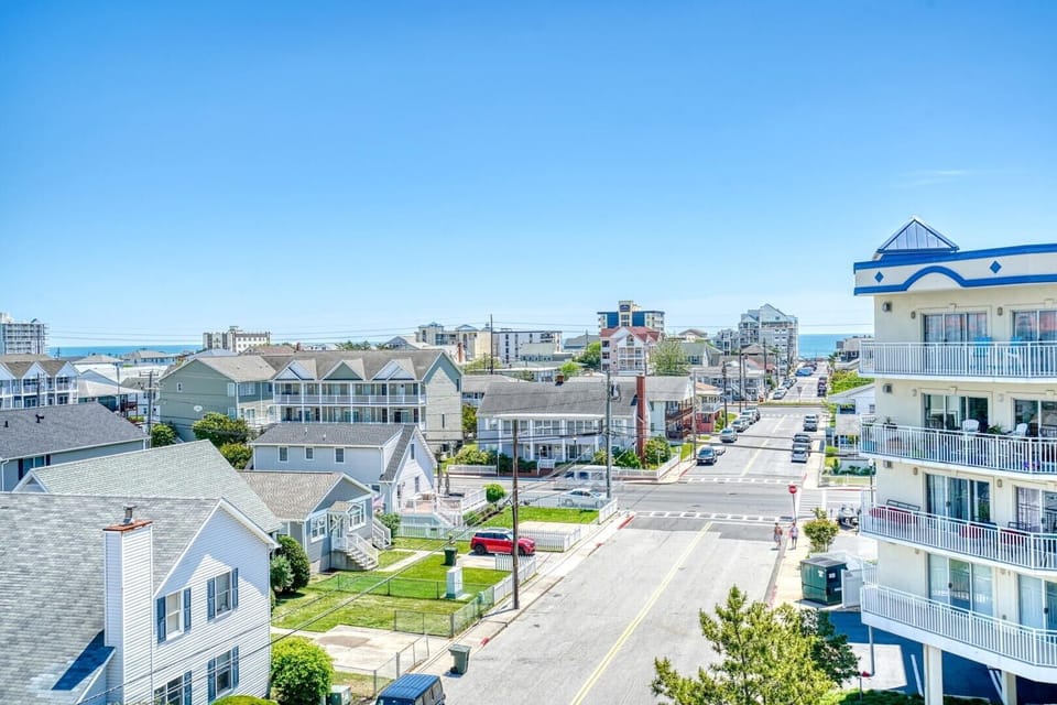 Condo, 4 Bedrooms | Parking
