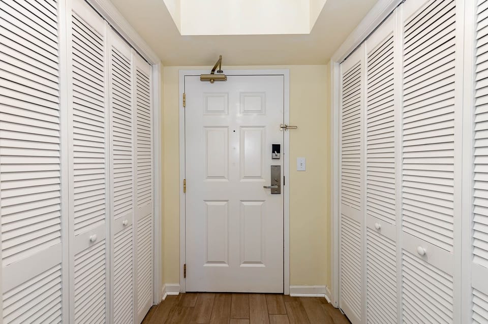 Condo, 2 Bedrooms | Interior