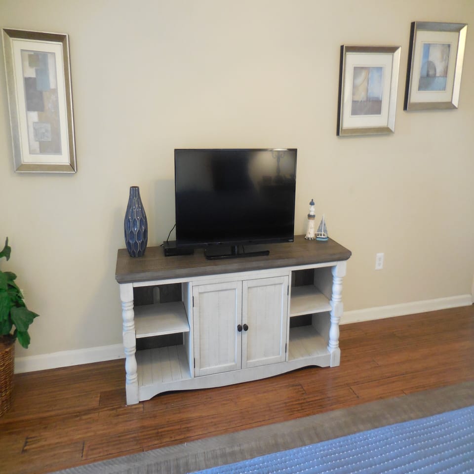 Condo, 2 Bedrooms | Interior