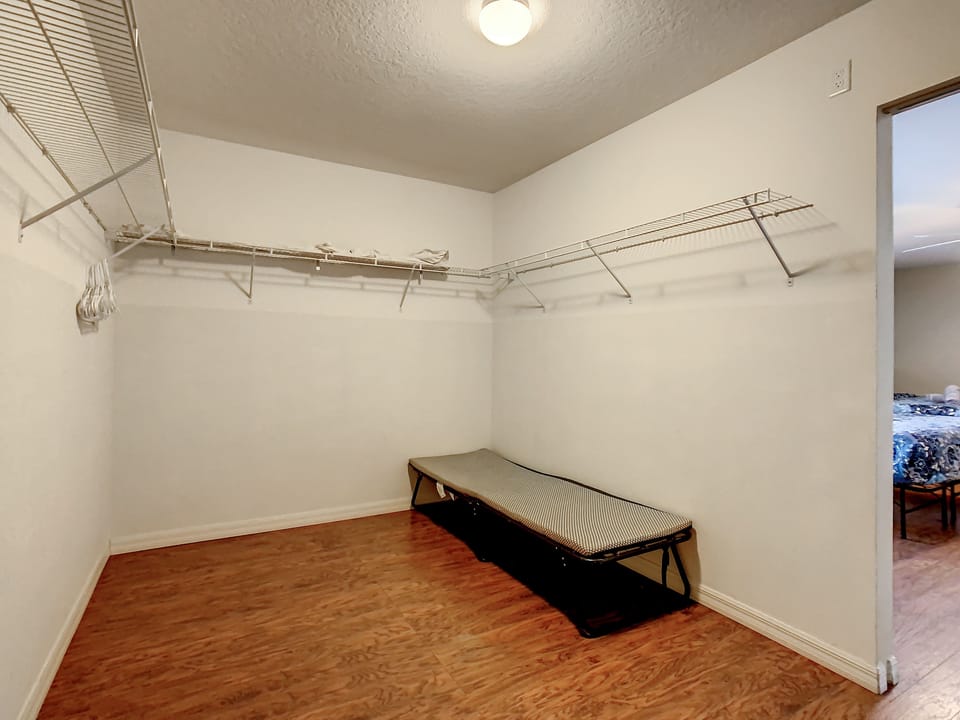 Master suite walk-in closet