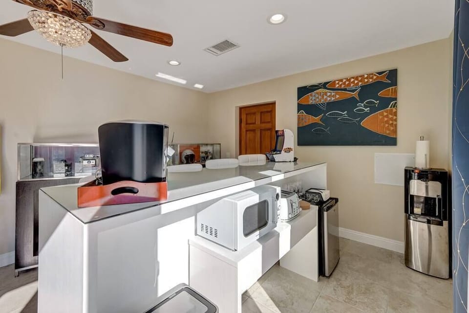 Gameroom dry kitchen