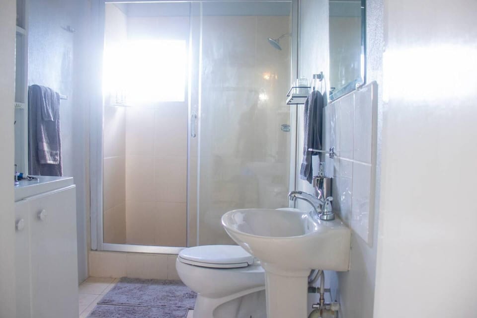 Apt 2 Stylish 2 bed Cosy and Comfortable Apartment in Saint Mary, Antigua and Barbuda